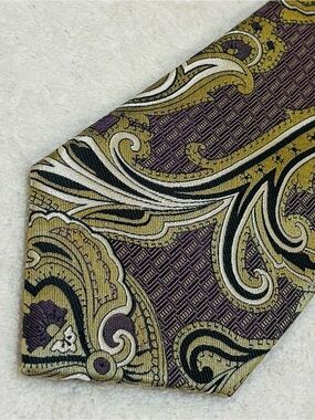 Brand New Stylish Tie By St. Patrick